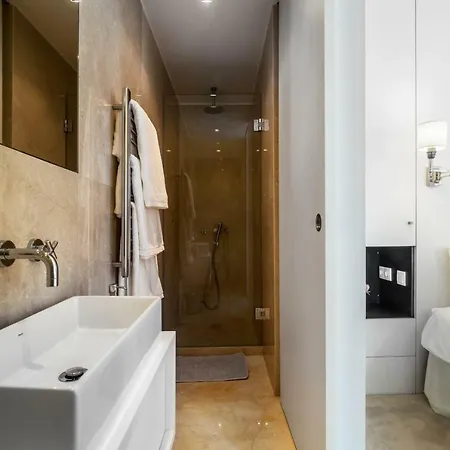 Beautiful House With Pool In A Quiet Neighbourhood * Leça da Palmeira