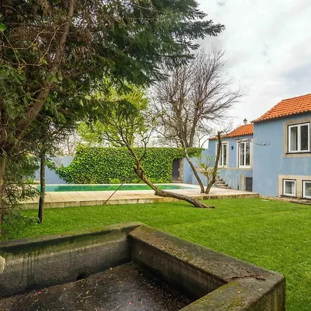 Beautiful House With Pool In A Quiet Neighbourhood Prázdninový dům
